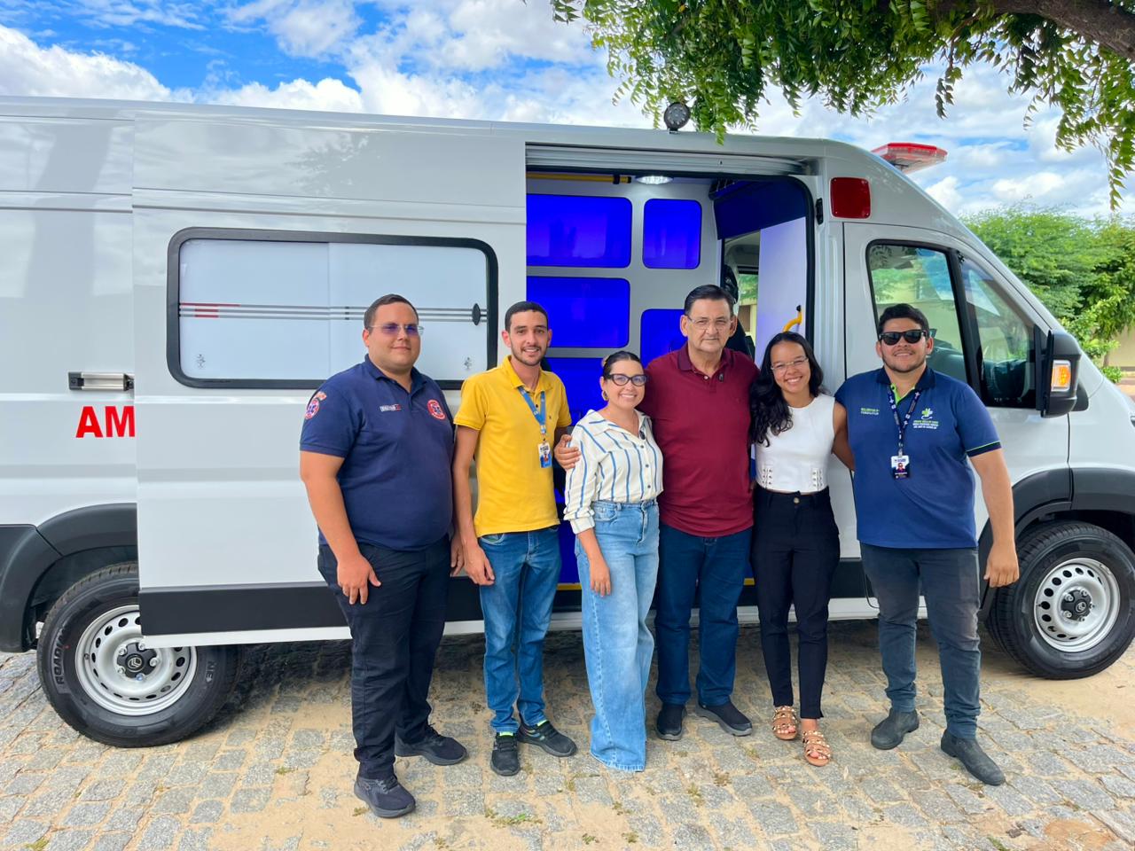 Investimento na saúde: Jackson Dantas entrega ambulância UTI de alta complexidade à população